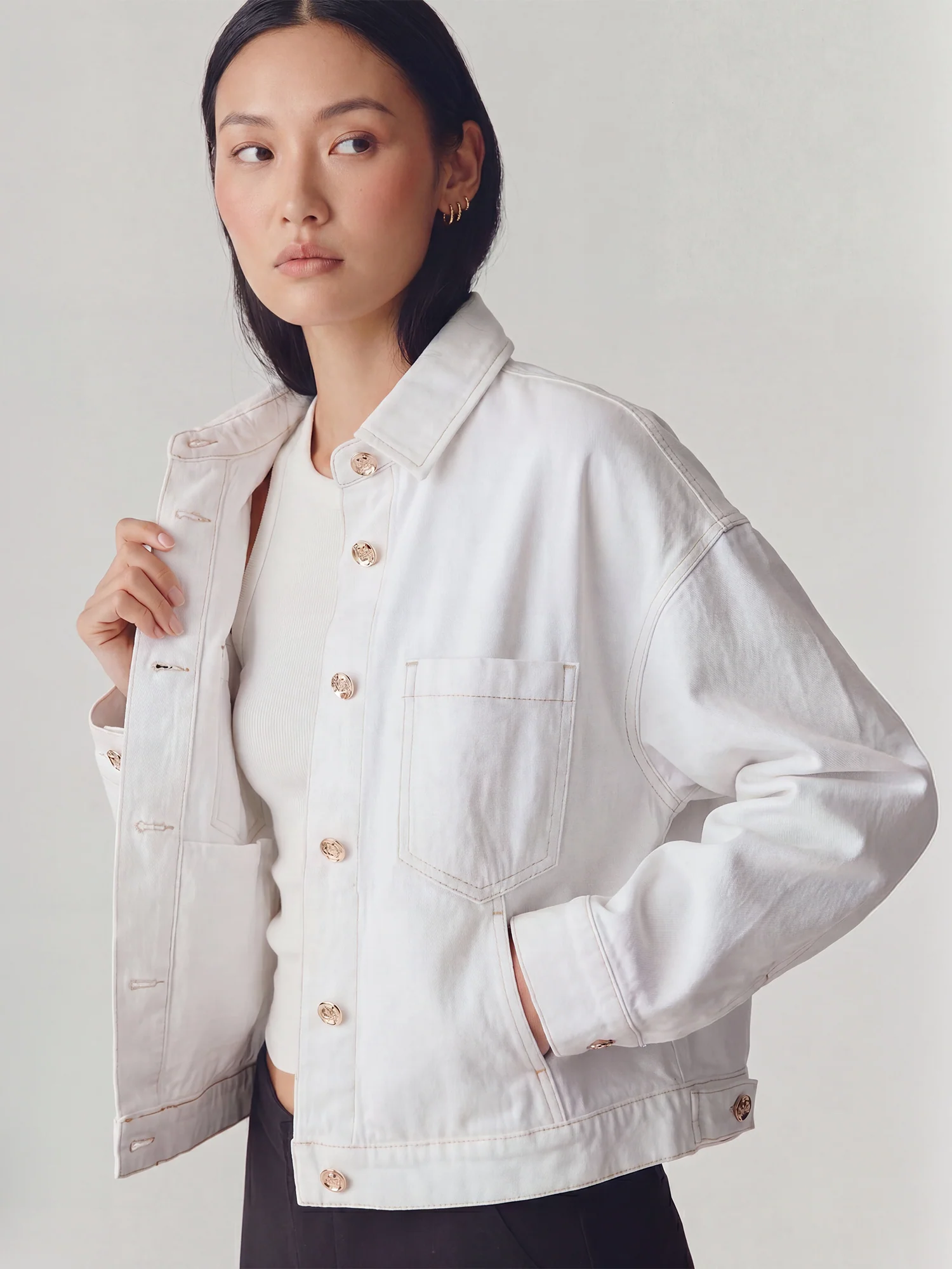 Seamed Denim Two Pocket Jacket - Image 3