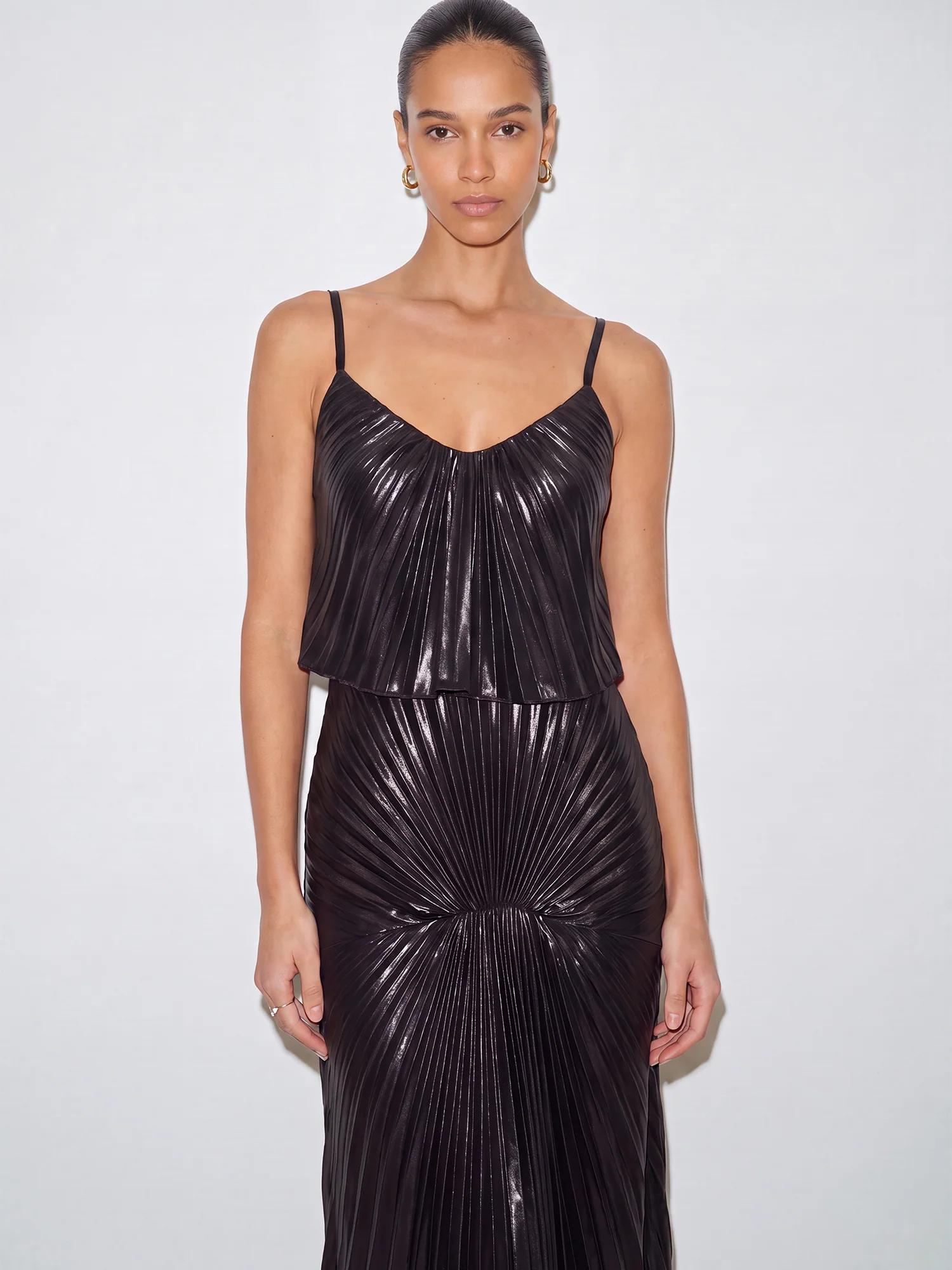 Sleeveless Spaghetti Strap Metalic Pleated Gown - Image 3