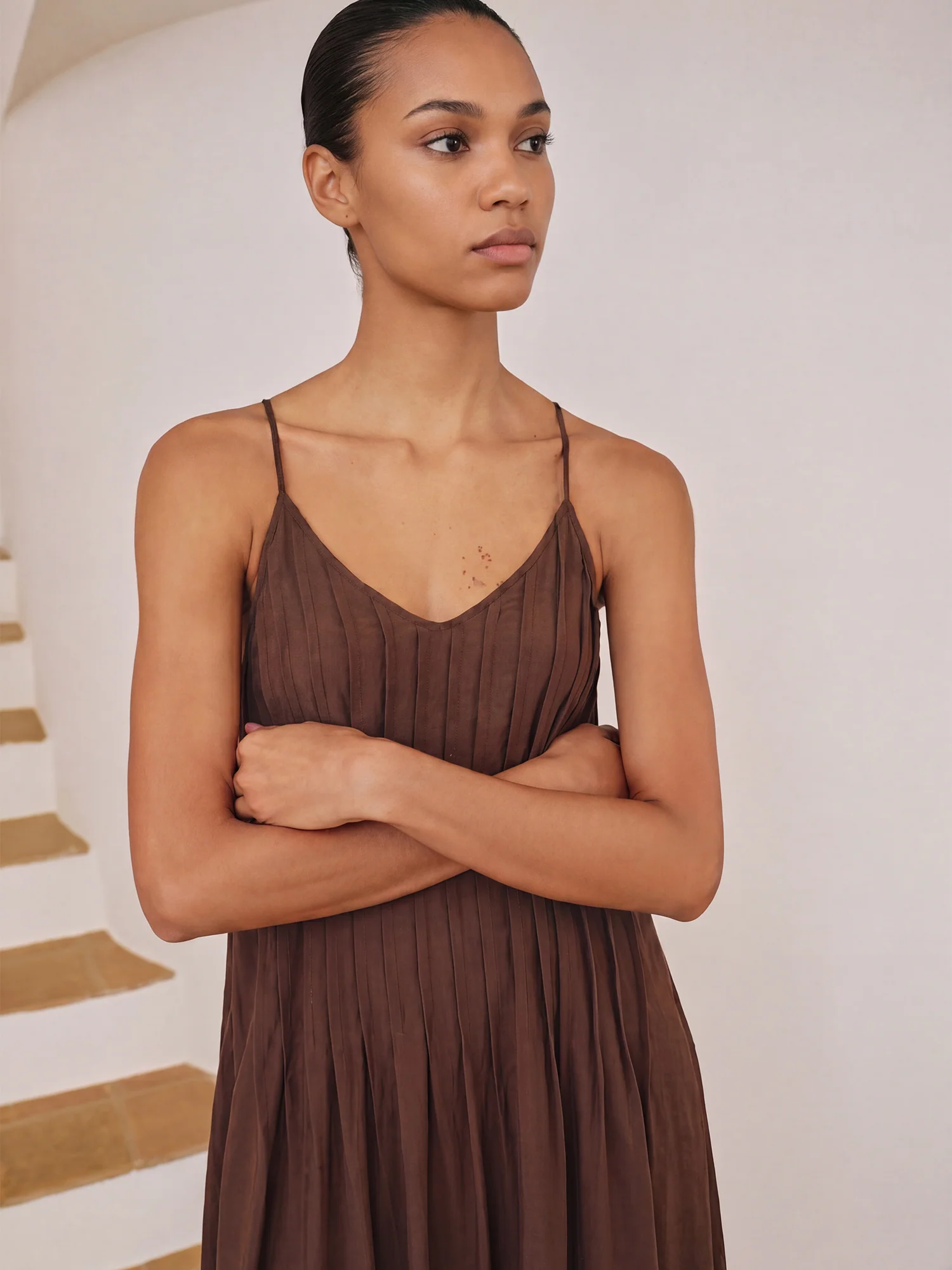 Sleeveless V Neck Pin Tuck Flowy Maxi Sun Dress - Image 3