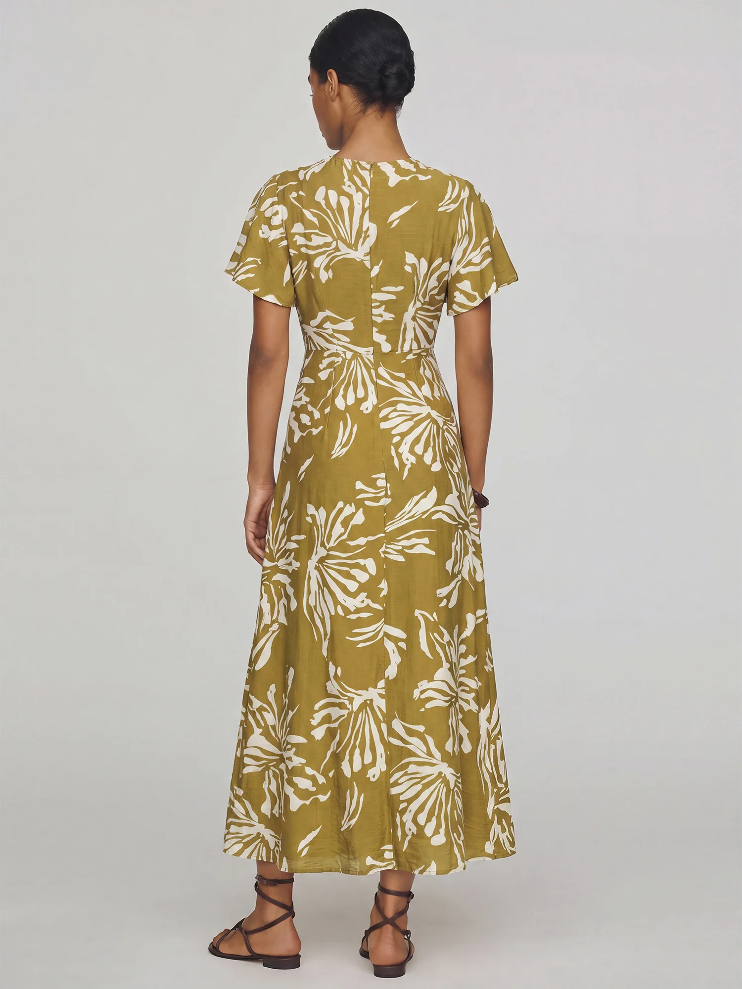 Short Sleeve Floral Ruched Neck Midi Dress - Image 3