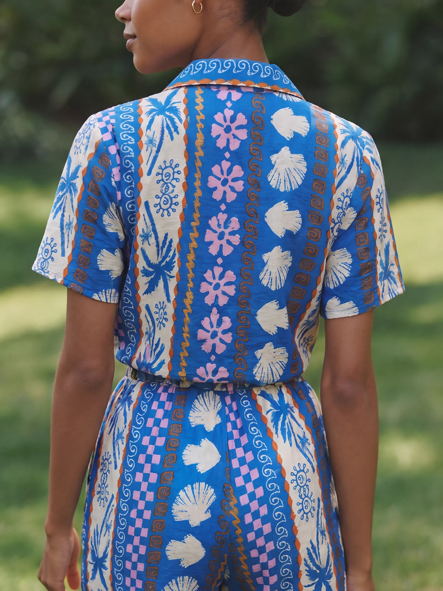 Short Sleeve Tropical Print Button Down Shirt - Image 3